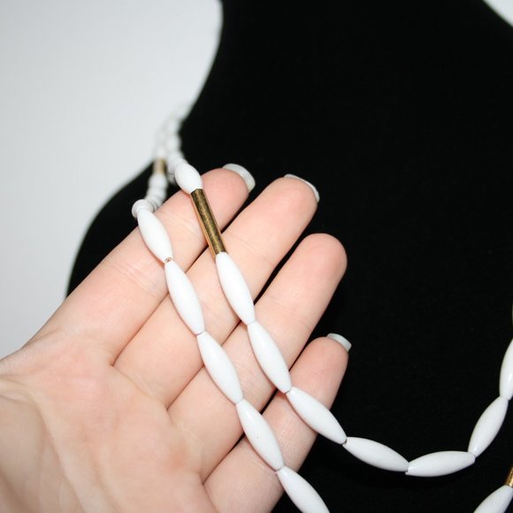 Vintage white and gold beaded MONET necklace 52" - Picture 4 of 5